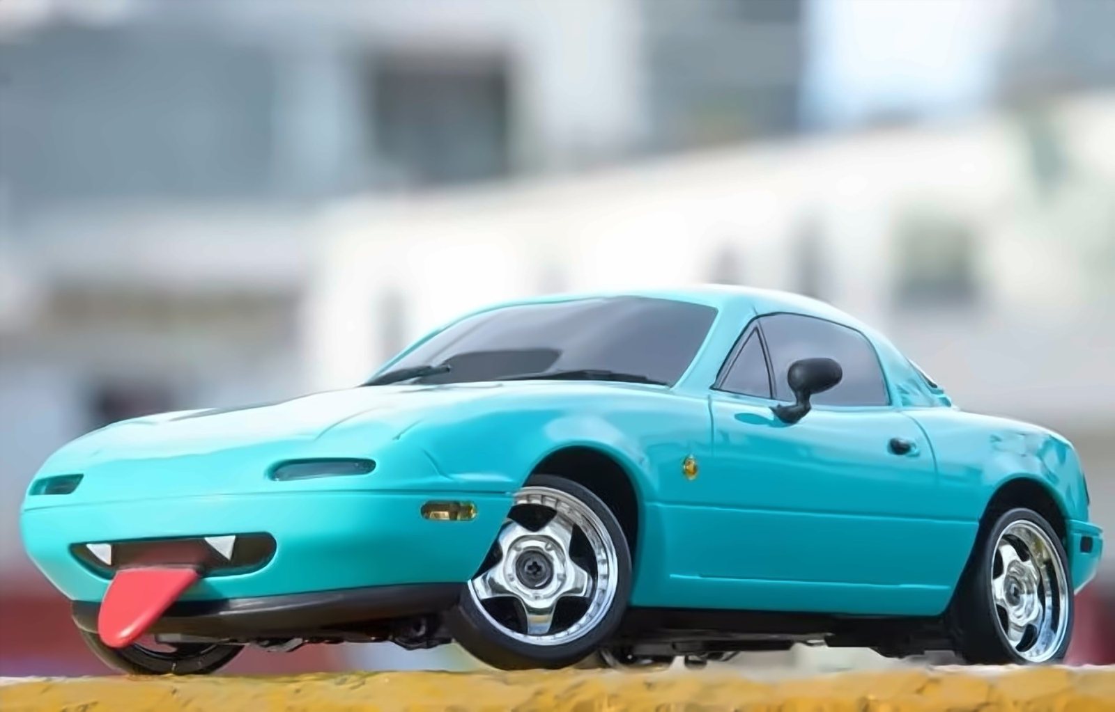 MIATA avec la langue déco